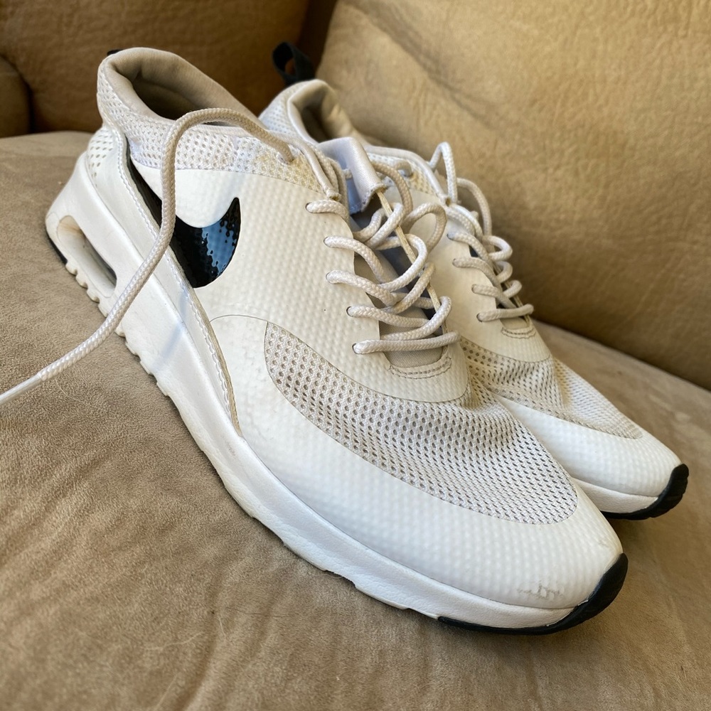 Nike tennis shoes